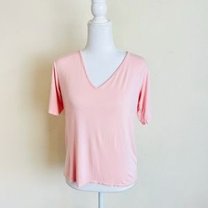 PrettyLittleThing Ballet Pink Basic V-Neck Knit Short Sleeve Blouse